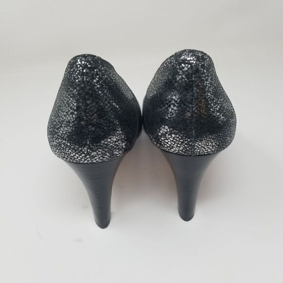 COLE HAAN PEEP TOE HEELS. BLACK SILVER TEXTURE. SIZE 9B. - Picture 11 of 16